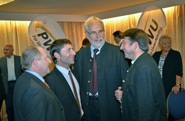 Bild vergrößert anzeigen lassen, bitte hier anklicken! Pressemitteilung Aufstellung1 600